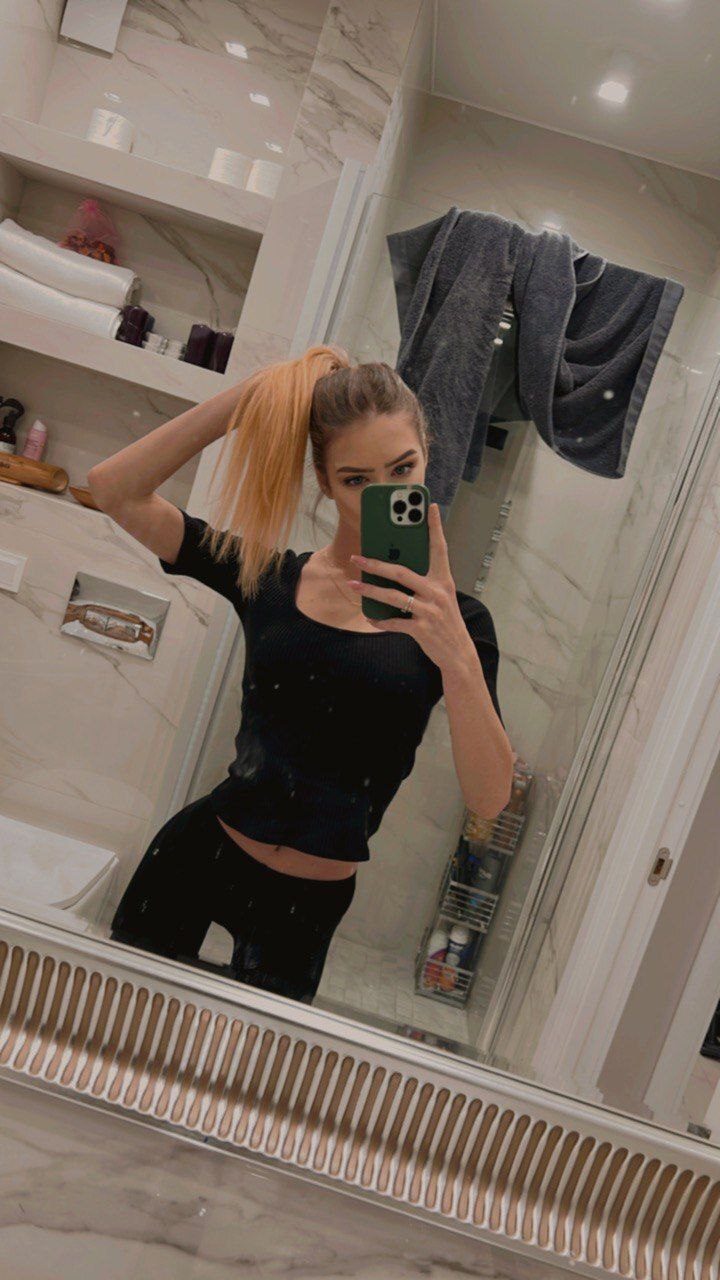 Индивидуалка Питера Лена с 2 размером груди предлагает интим услуги у метро Горьковская  +7(981)294-39-94 