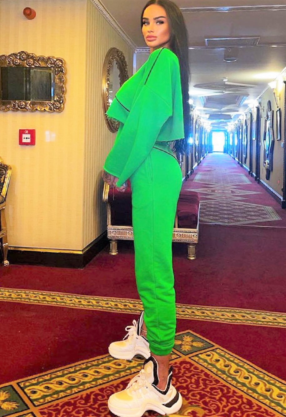 Проститутка Питера Кира с 3 размером груди предлагает интим услуги у метро Волковская  +7(911)830-07-16 