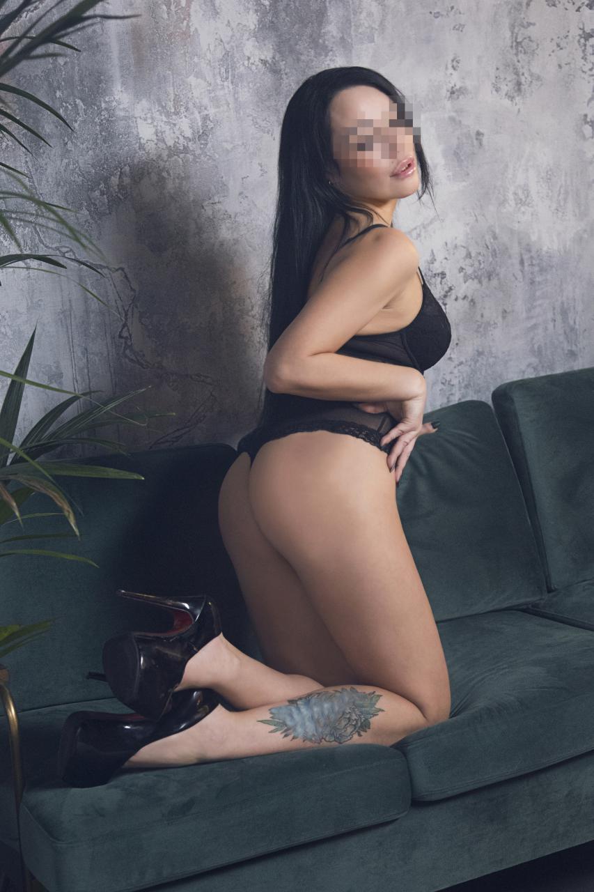 Проститутка Питера Оксана с 2 размером груди предлагает интим услуги у метро Площадь Восстания  +7(981)193-28-94 - фото 2