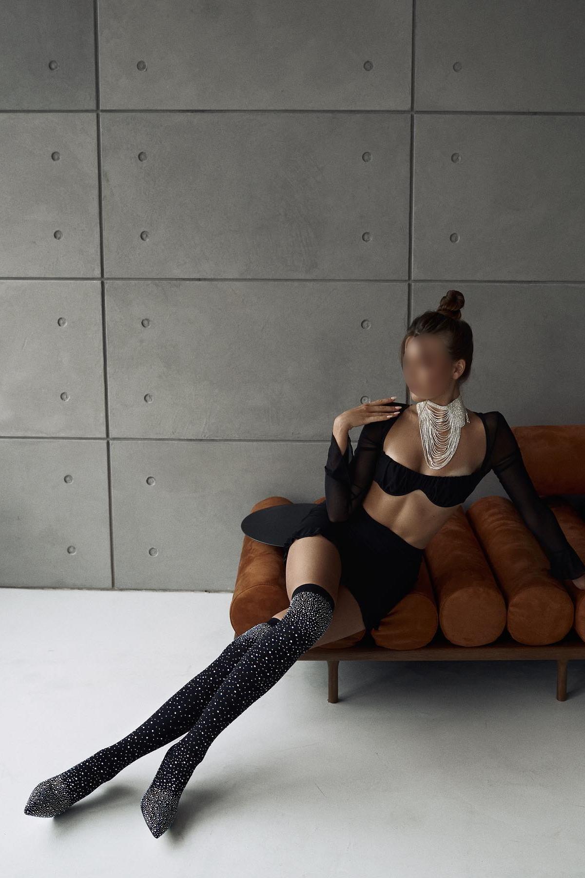 Проститутка Питера Настя с 4 размером груди предлагает интим услуги у метро Рыбацкое  +7(981)136-33-84  