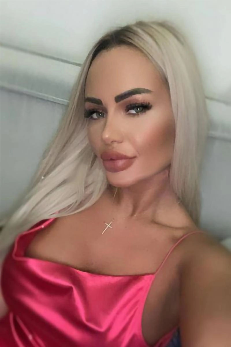 Проститутка Питера Рита  с 3 размером груди предлагает интим услуги у метро Петроградская  +7(981)809-84-20 